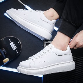 Individuelle Sneaker kaufen - Sneaker für Messeauftritt
