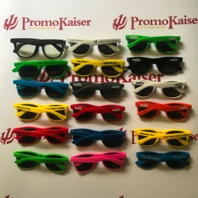Sonnenbrille mit bedruckten Bügeln