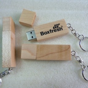 USB-Sticks Holz mit Ihrem Logo individuell als Werbeart...