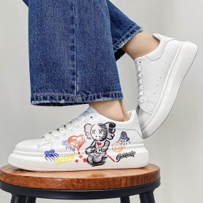 Sneakers mit eignem Logo bedrucken oder besticken lasse...